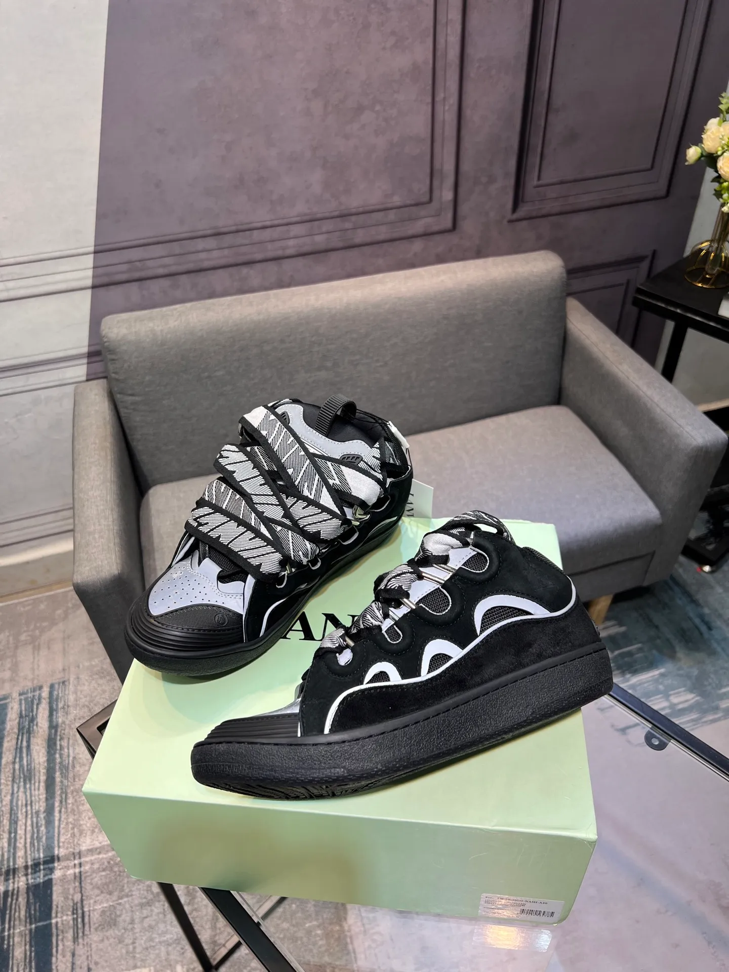 Men's men's shoes💰780 [LANVIN] Latest lace-up fashionable casual sneakers for couples High-quality CLAY couple series‼ ️ The latest trendy products of the season 🌈Many bloggers have planted grass and purchased the original open-mold customization. The upper and outsole are sewn with mark threads without edge sealing. Multiple material splicing combination design. Very versatile for fashionable and casual wear. Comfortable on the feet. Recommended for self-retention (upper cowhide + cow suede + breathable mesh) inner foot pad cowhide exclusive original open-mold clear logo rubber outsole ⚠️36-44 yards (45 custom-made)